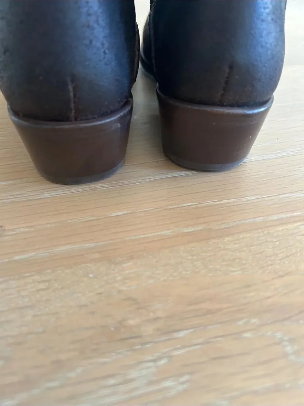 Frye Ladies Carson Piping Chocolate Tall Western Boots FR41360-CHOC, 7.5, NWOT